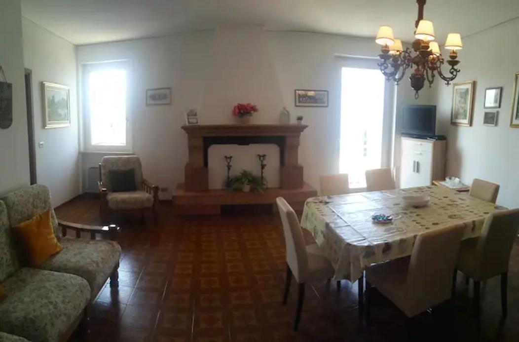 Attico Nel Borgo Appartement Torri Del Benaco Buitenkant foto